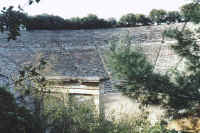 theatre3.jpg (44297 octets)